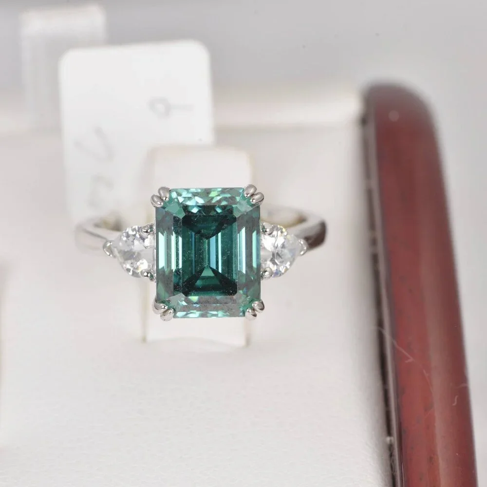4.0 ct Emerald Green Cut Moissanite Engagement Ring 925